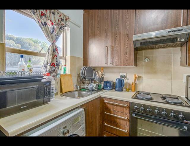 1 BEDROOM APARTMENT FOR SALE IN LONEHILL